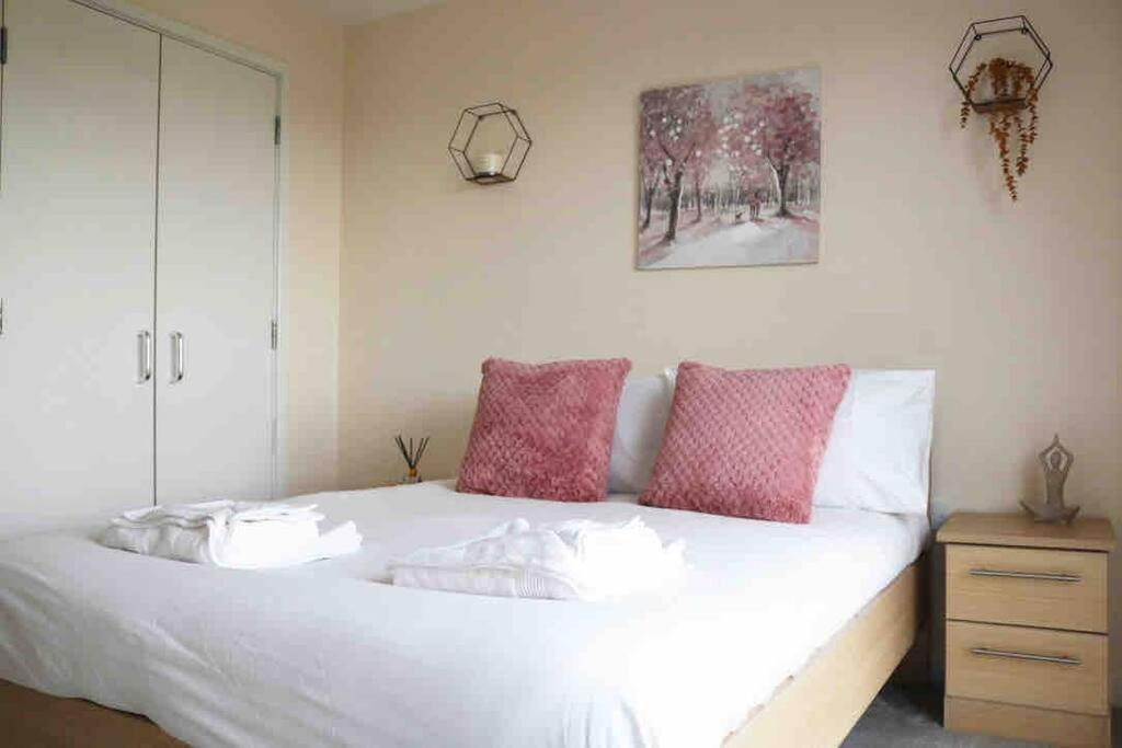 Bright & Cosy 2bed In Mk Centre +parking Apartment *