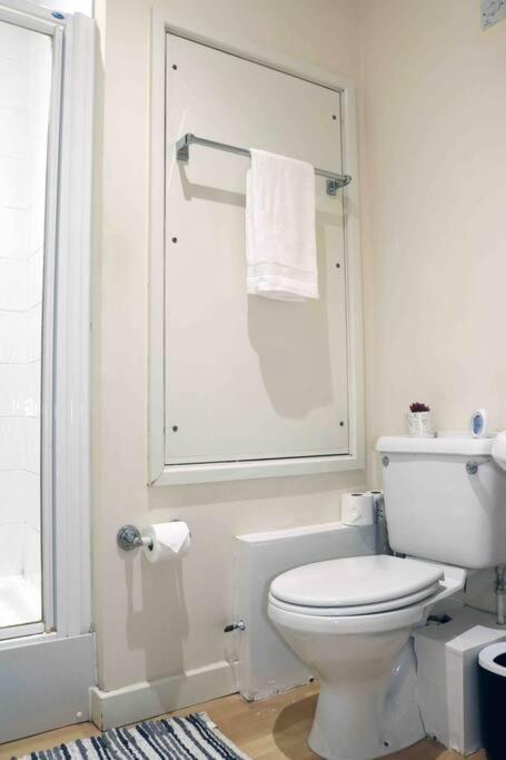 Bright & Cosy 2bed In Mk Centre +parking Apartment *